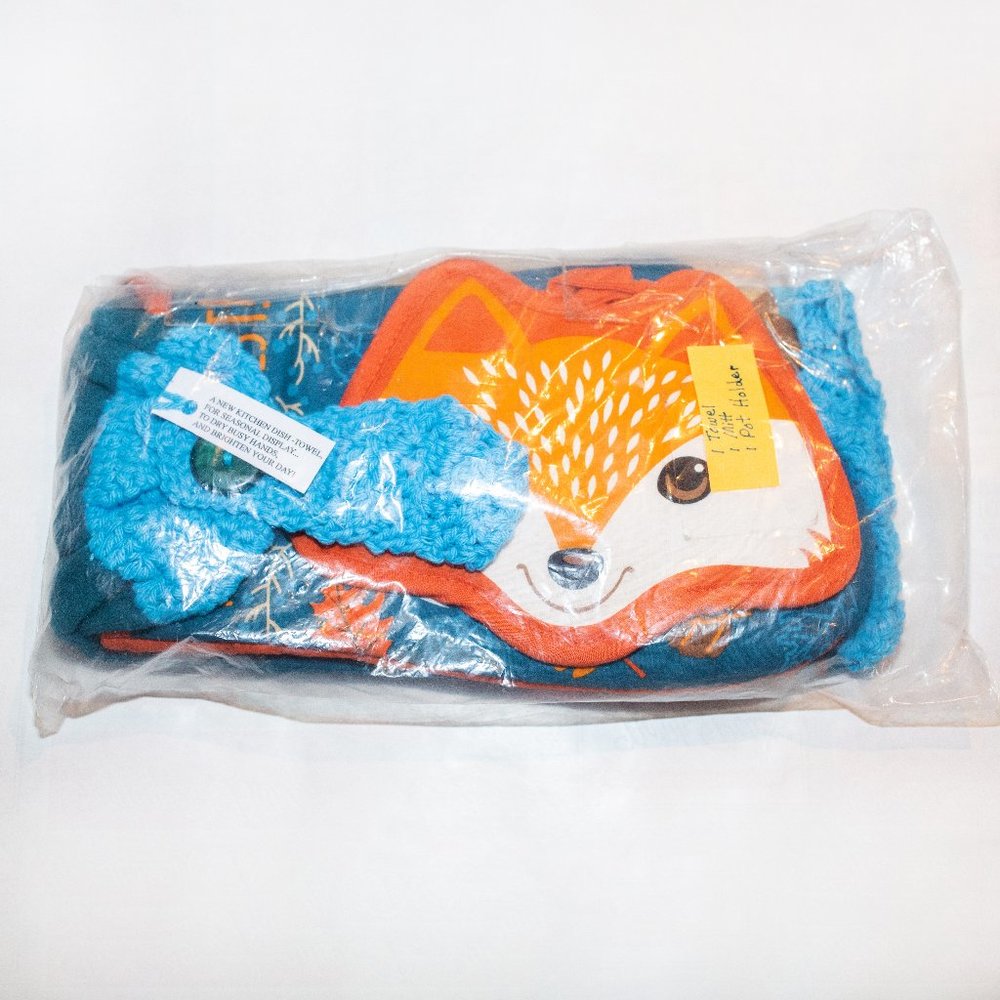 NiB Cute Blue & Orange Fox Crochet Kitchen Towel, Mitt and Pot Holder Gift Set